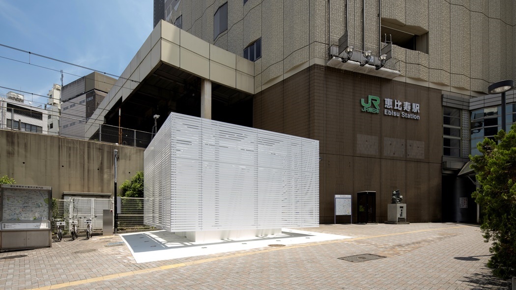 Public toilets at the west exit of Ebisu / Kashiwa Sato